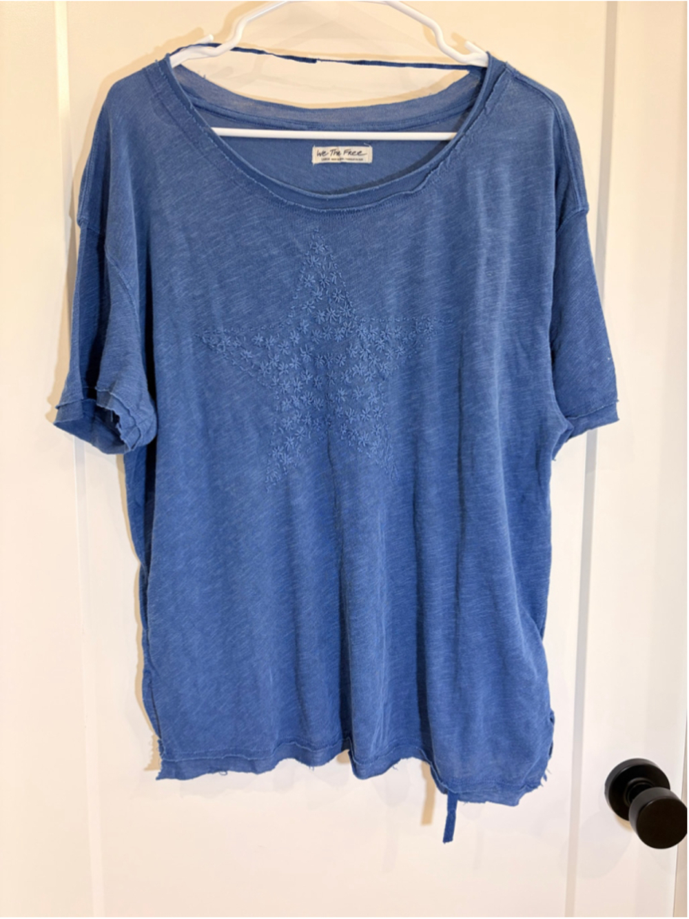 Women's We The Free Blue Floral Embroidered Star Short Sleeve Tee Large NWOT